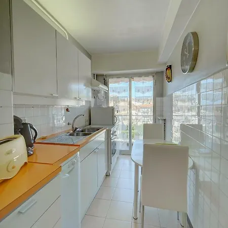 Louis Blanc/forville Apartman